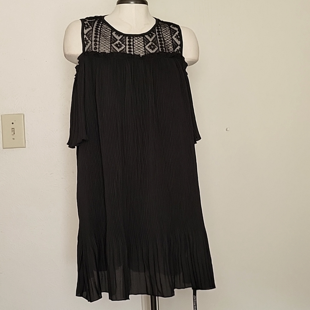 Women's Black Lace Cold Shoulder Mini Swing Chiffon Dress